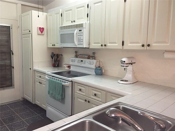 4th image of 1456 NE Ocean Blvd #101