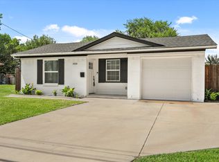 3519 Canada Dr, Dallas, TX 75212