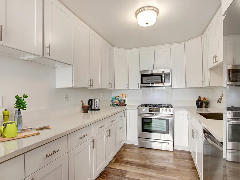 5207 Zelzah Ave — Photo 33
