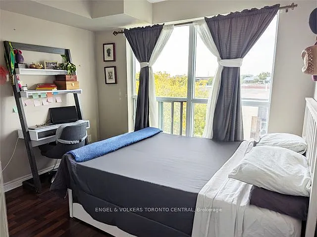 60 Fairfax Cres #330 — Photo 7