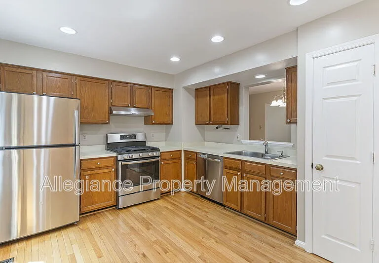 8073 Morning Meadow Ct — Photo 15