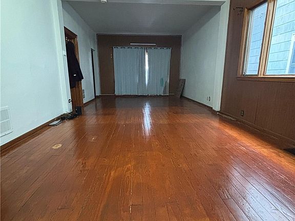 2nd image of 224 Longnecker St