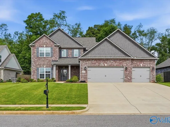 212 Somerdale Ln, Huntsville, AL 35811
