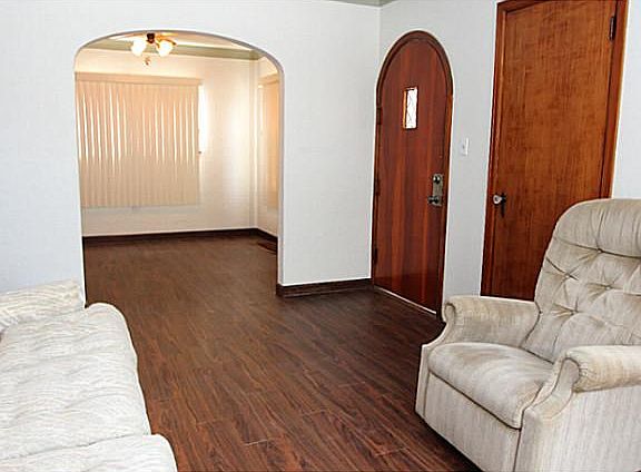 2nd image of 2115 Sheffield Pl