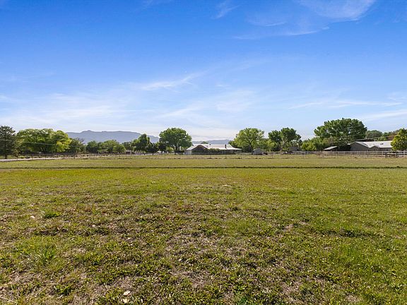 4th image of 525 Coronado Rd