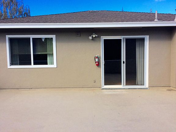 2nd image of 1051 Santa Cruz Ave APT 5