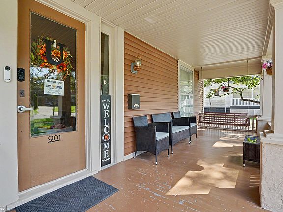 3rd image of 901 S Main St