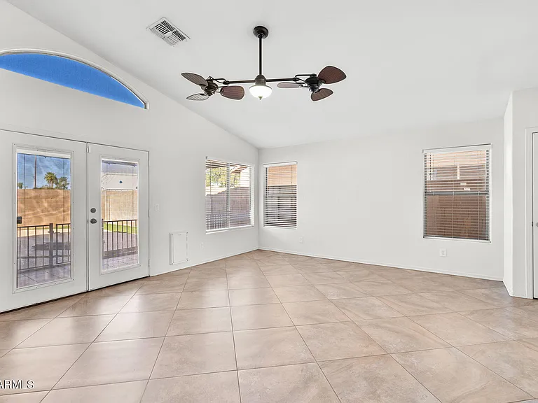 1638 E Barbarita Ave — Photo 7