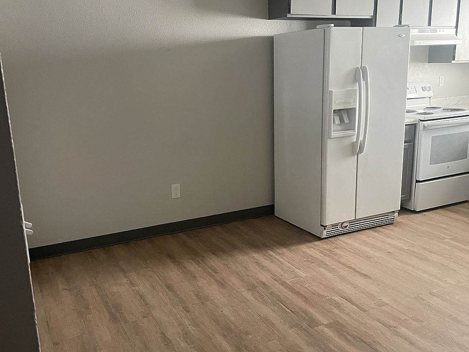 Godina Real Estate LLC SE 6th Ave, 4Plexes 677 677 SE 6th Ave