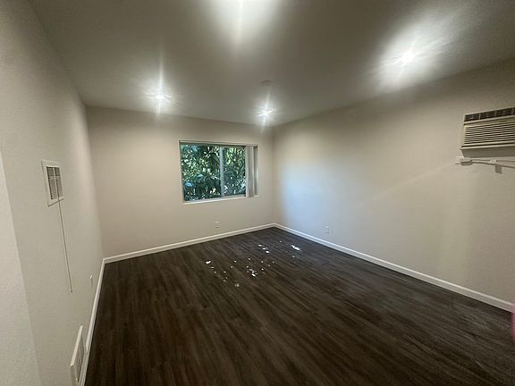 5th image of 1228 Mariposa St APT 7
