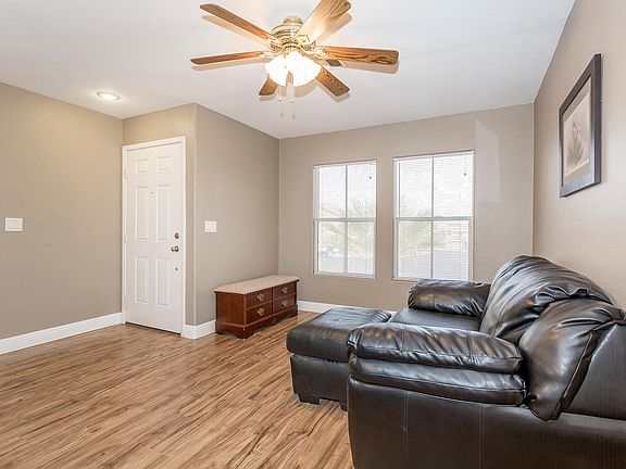2nd image of 202 Kings Canyon Ct