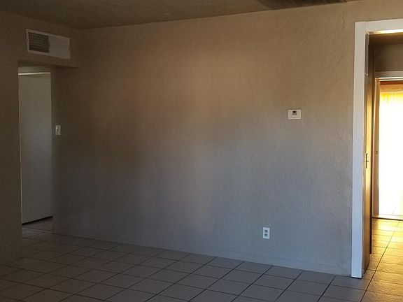 2nd image of 2733 W Solano Dr N