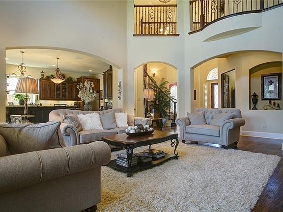5th image of 11154 Yorkshire Ln