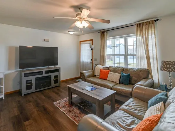 309 Tall Grass Trail, Sun Prairie, WI 53590