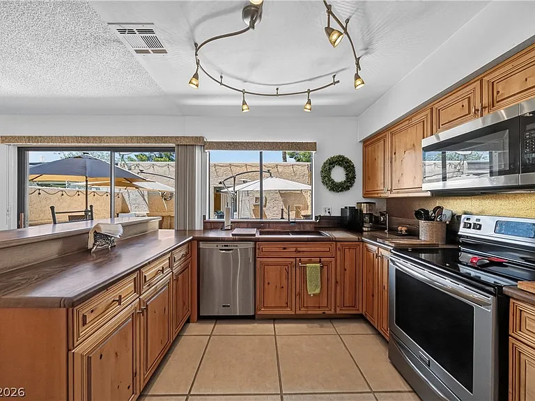3209 Kinsale Ct — Photo 2