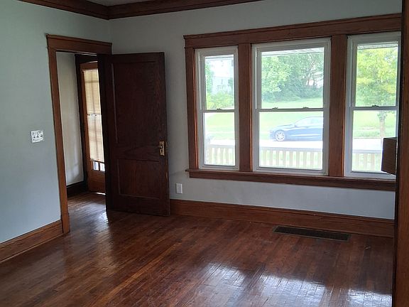 2nd image of 516 E 107th St #1