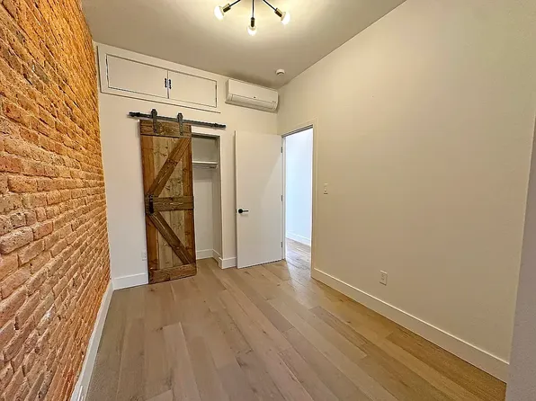 1853 Cornelia Street image 5 of 15