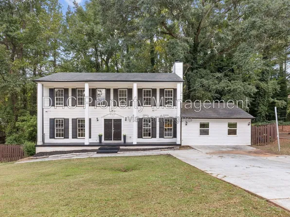 652 Bantry Ln, Stone Mountain, GA 30083