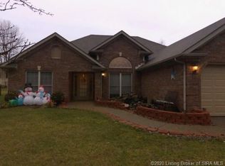 8511 Plum Valley Ct, Sellersburg, IN 47172