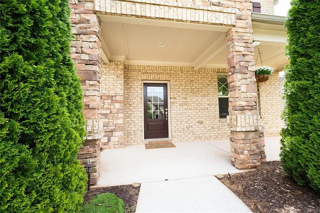 5 bed, 4.5 bath, 4144 sqft, $3,450 — Photo 4