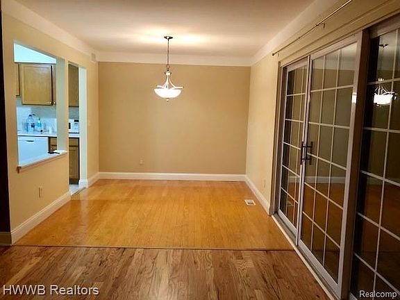 2nd image of 421 Fox Hills Dr S APT 6