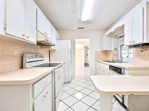3rd image of 7102 NW 71st St