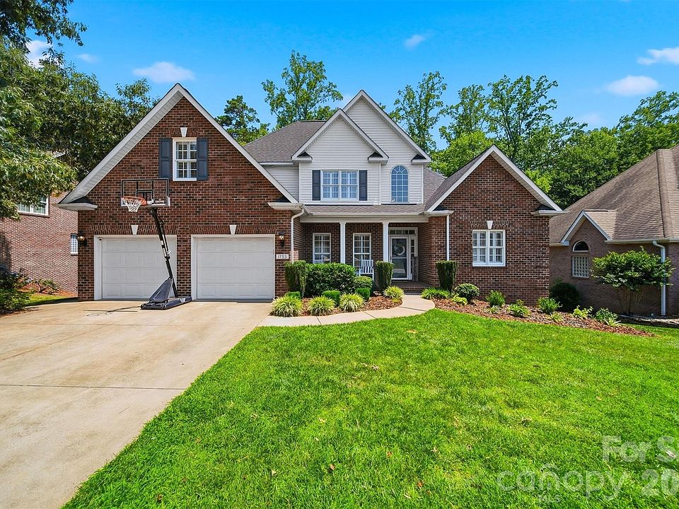1st image of 1753 30th Avenue Dr NE