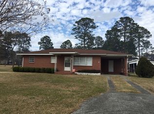 23 E Poplar St, Mc Rae Helena, GA 31055