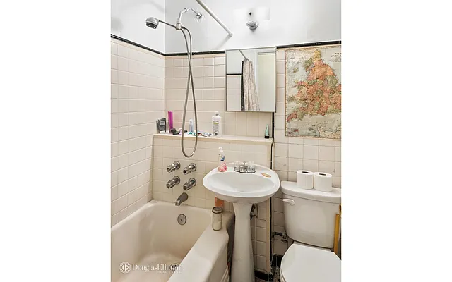 Rented by Douglas Elliman | media 19