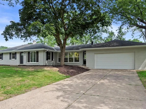 15730 West Pleasant DRIVE, New Berlin, WI 53151