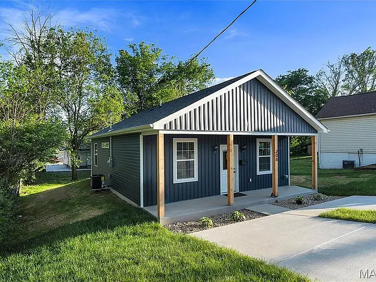 208 Walnut St — Photo 4