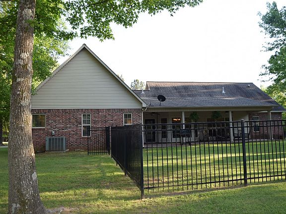5th image of 8 Oak Creek Dr