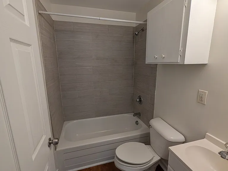 1823 Delta Ave #B — Photo 4