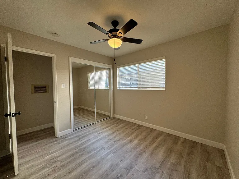 2309 I Street — Photo 9