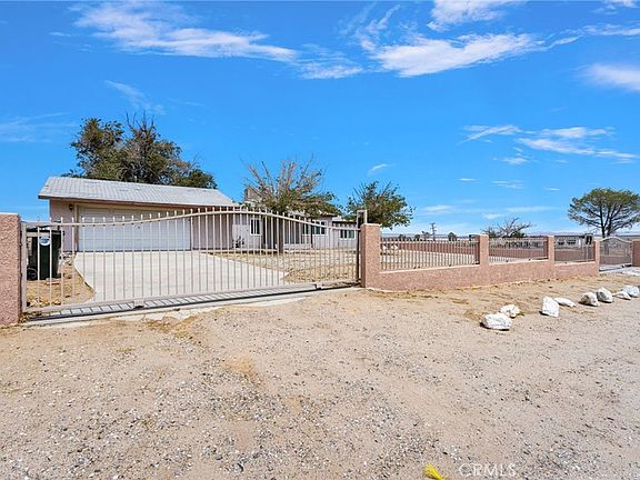 3rd image of 15212 Dos Palmas Rd