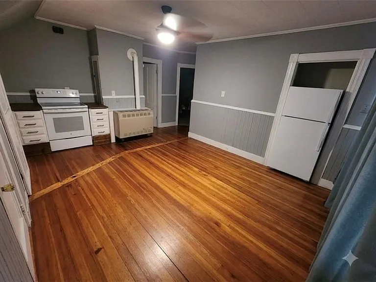 109 Cleveland St — Photo 7