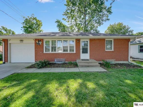 2210 N 67th St, Lincoln, NE 68505
