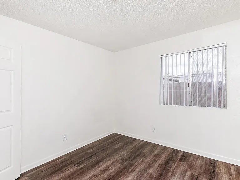 Crystal Pointe — Photo 40