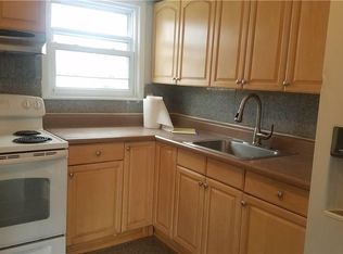 125 Armstrong Rd, New Hyde Park, NY 11040