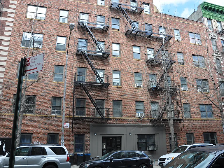 185 E 3rd St #1C — Photo 6