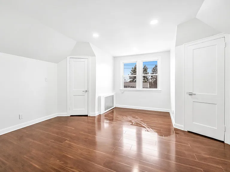 284 Macarthur Ave #2 — Photo 12