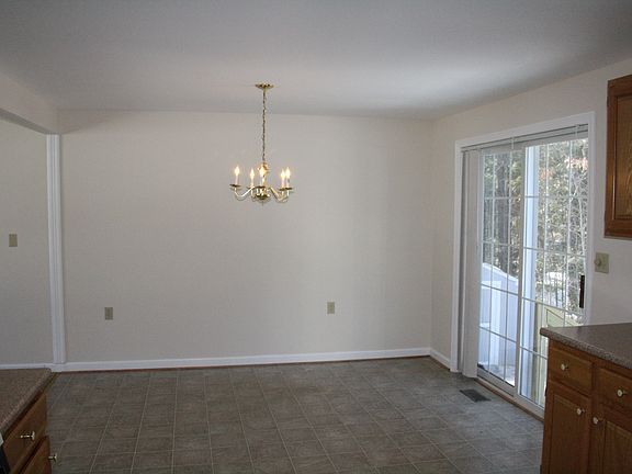 5th image of 6 Jefferson Dr