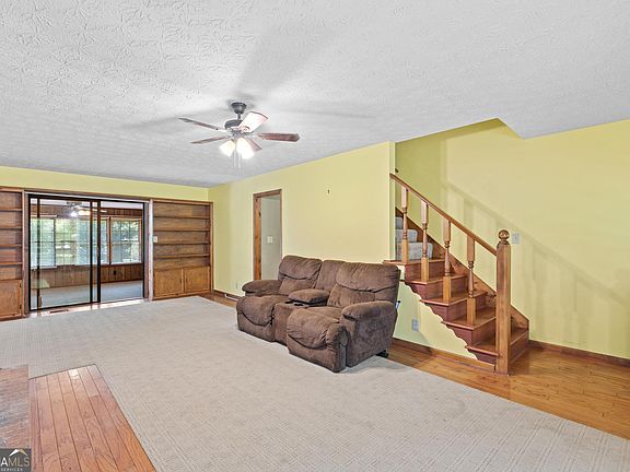 4th image of 280 Wilson Dr