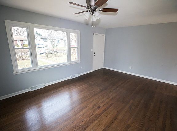 4th image of 2111 Ezra Ave