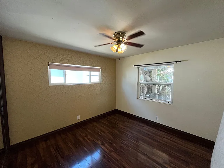 15358 Leadwell St — Photo 10