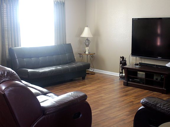 3rd image of 7285 Fox Creek Dr