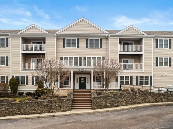 1 Lenox St APT 216, Norwood, MA 02062