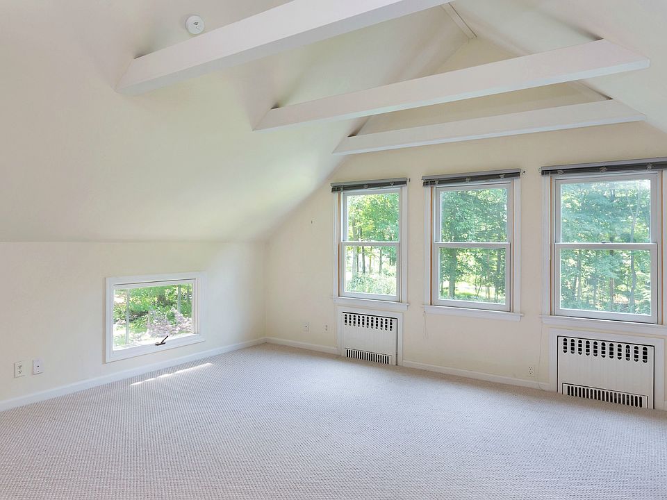 2nd floor bedroom