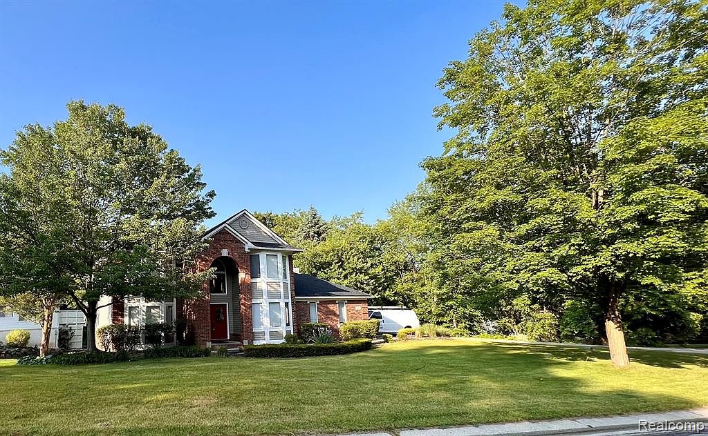 9610 Forest Ridge Dr, Clarkston, MI 48348 MLS 20230048585 Zillow
