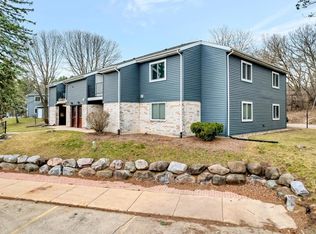 104 Whispering Pines Way, Fitchburg, WI 53713